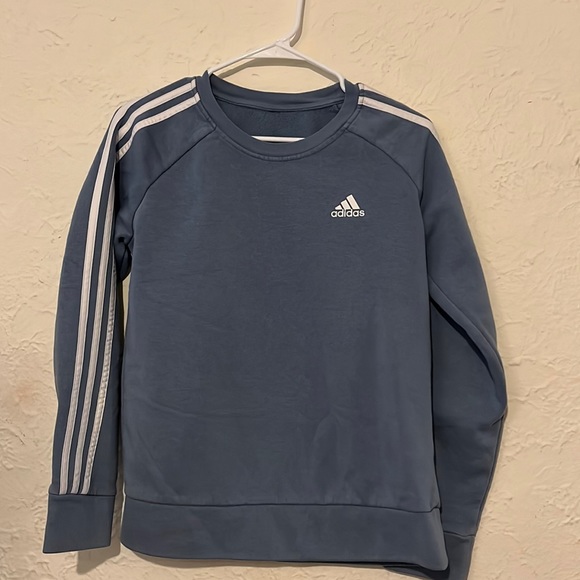 adidas Tops - Womens sm/xs Adidas crewneck